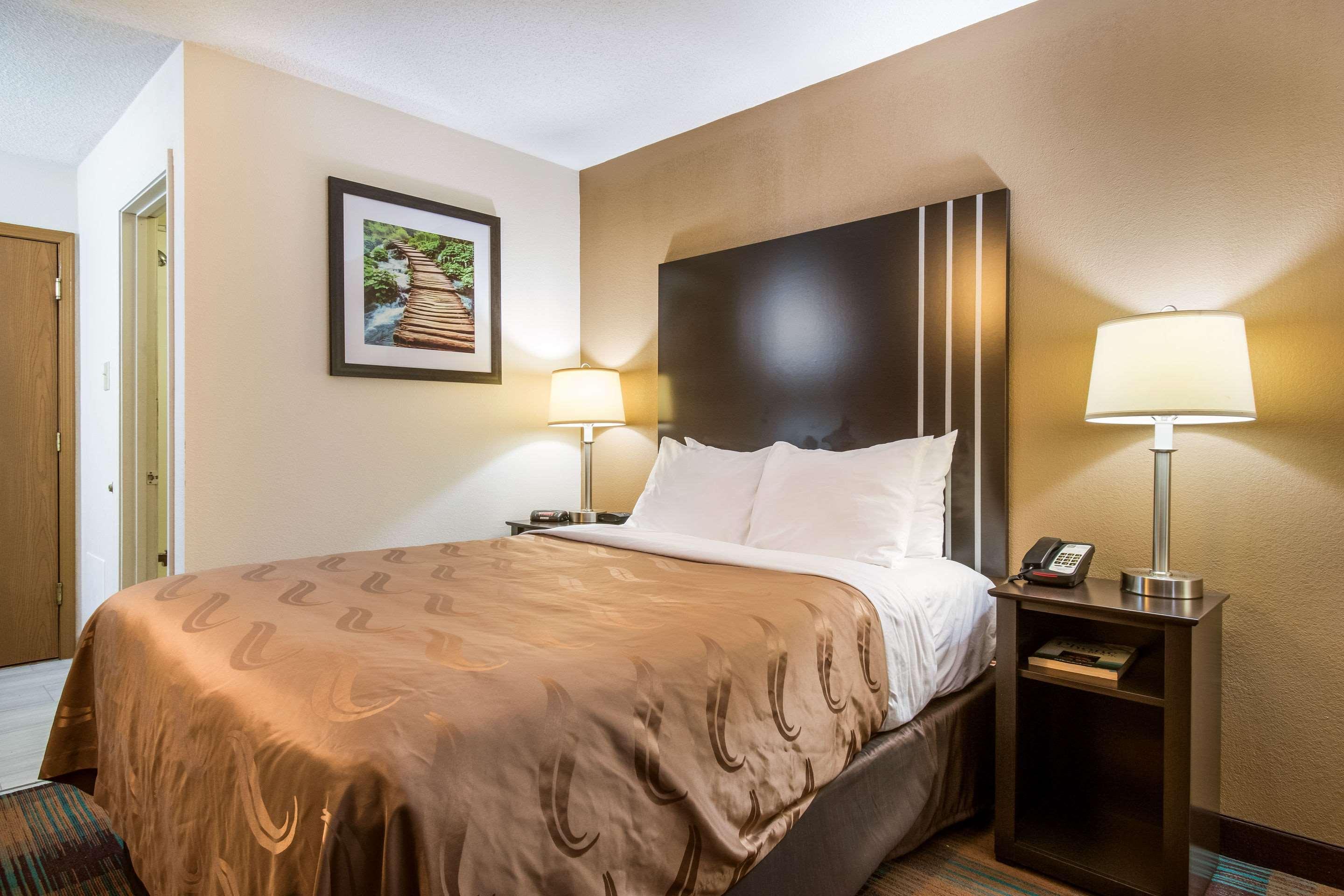 Quality Inn 2*