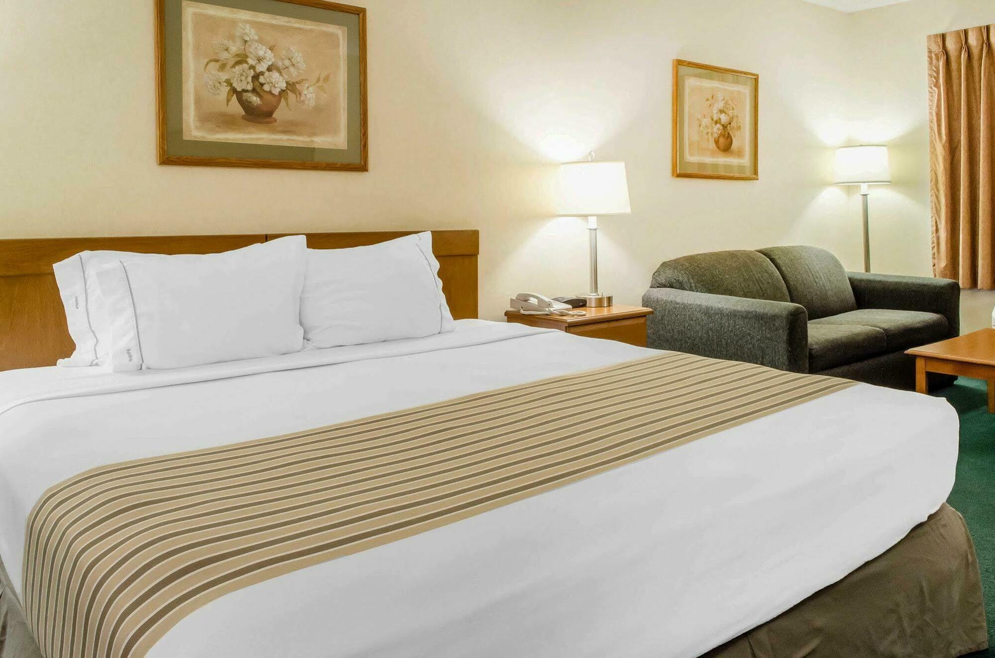 Quality Inn 2*